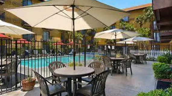 Oxford Inn & Suites Lancaster | Kaliforniya - Los Angeles County - Lancaster (ve civarı)