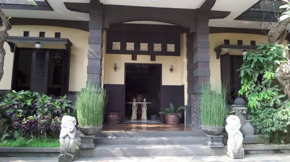 De Clove Guest House | Doğu Cava - Malang