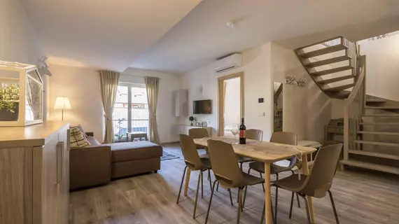 Tivoli Apartments | Trentino-Alto Adige - Güney Tirol (il) - Bolzano - Eski Kent