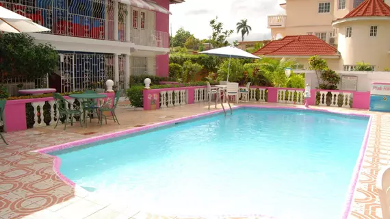 PinkHibiscus Guest House | Saint James - Montego Körfezi (ve civarı) - Montego Bay