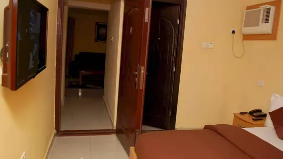 De Lawrence Court & Suites | Lagos (ve civarı) - Lagos - Onigbongbo - Ikeja