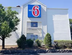 Motel 6 St. Louis Maryland Heights | Missouri - St. Louis (ve civarı) - Maryland Heights