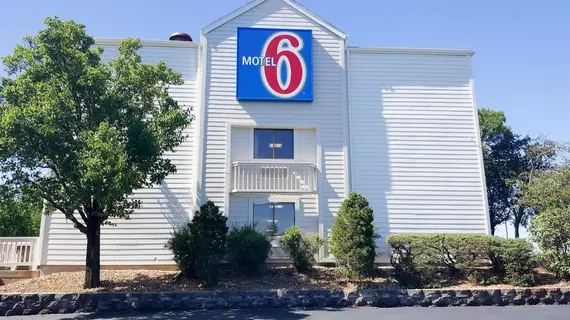 Motel 6 St. Louis Maryland Heights | Missouri - St. Louis (ve civarı) - Maryland Heights