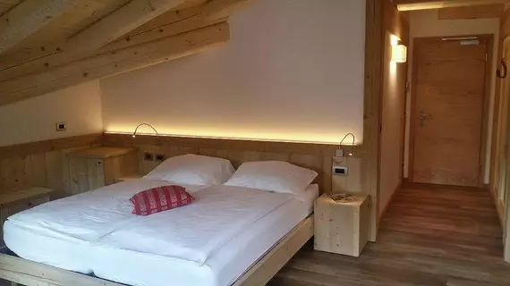 Hotel Garni Lastei | Trentino-Alto Adige - Trento İli - Pozza di Fassa