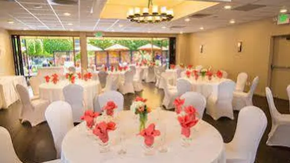 Palm Garden Hotel | Kaliforniya - Los Angeles County - Thousand Oaks