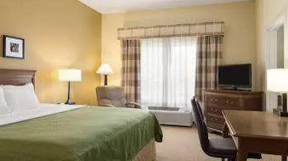 Country Inn & Suites Salina | Kansas - Salina (ve civarı) - Salina