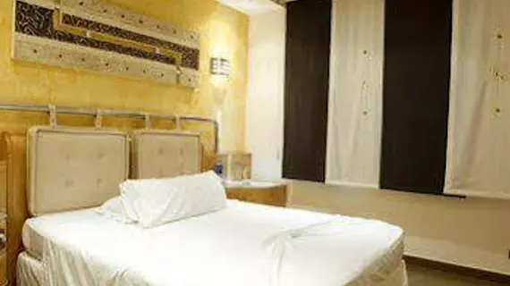 Zouk Hotel | Madrid Özerk Topluluğu - Madrid (ve civarı) - Alcala de Henares