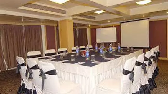 The Coronet Hotel | Maharaştra - Pune Bölgesi - Pune - Shivajinagar