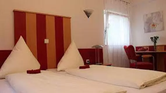 Hotel Villa Casa | Kuzey Ren-Westfalia - Düsseldorf (ve civarı) - Düsseldorf