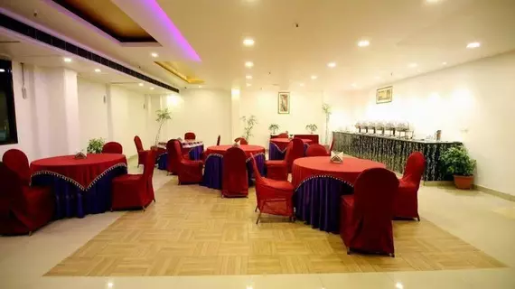 Hotel Rousha Inn | Batı Delhi - Ulusal Eyalet Başkenti Delhi - Delhi (ve civarı) - Noida