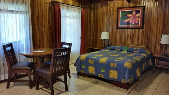 Cabana Los Pinos Hotel | Puntarenas (ili) - Monteverde