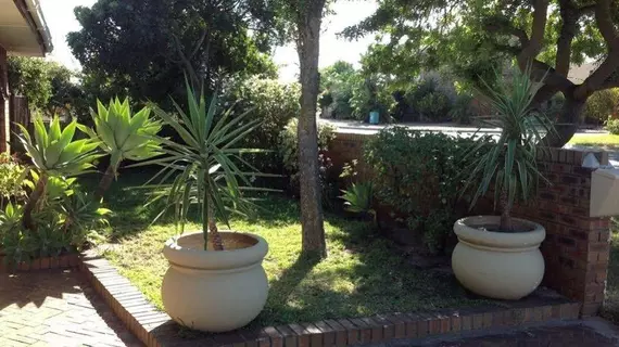 One One Guest House | Western Cape (il) - West Coast DC - Drakenstein - Cape Town (ve civarı) - Cape Town