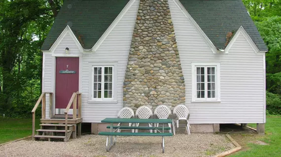 Gilcrest Cottages and Motel | New Hampshire - Thornton