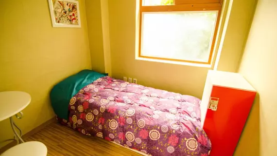 Kimchee Sinchon Guesthouse | Gyeonggi - Seul (ve civarı) - Seul - Shinchon