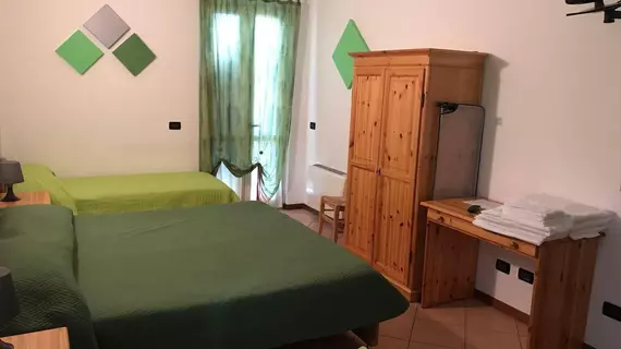 Albergo Quattro Pini | Lombardy - Brescia (il) - Pozzolengo