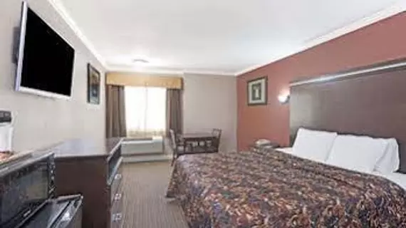 Travelodge Whittier | Kaliforniya - Los Angeles County - Whittier