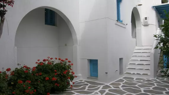 Ragousis Apartments | Ege Adaları - Paros