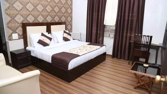 Pacific Inn Suryansh Hotel | Haryana - Gurugram (ve civarı) - Gurugram