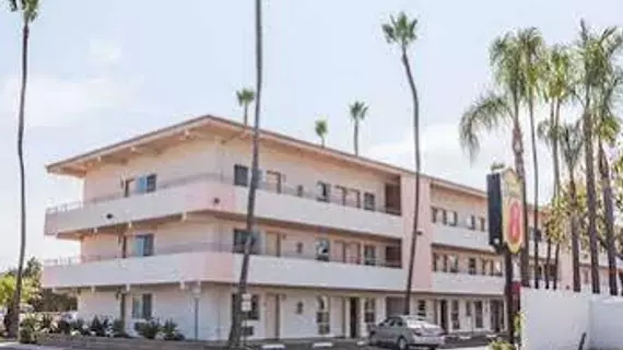 Super 8 Santa Barbara/Goleta | Kaliforniya - Santa Barbara (ve civarı) - Goleta