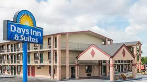 Days Inn & Suites Springfield on Interstate 44 | Missouri - Springfield (ve civarı) - Springfield