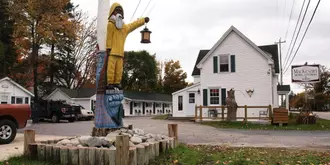 MacKenzie's Motel & Cottages