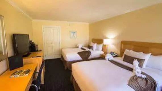 Palm Garden Hotel | Kaliforniya - Los Angeles County - Thousand Oaks