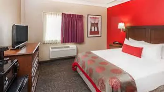 Ramada by Wyndham Hammond Hotel & Conference Center | Indiana - Hammond