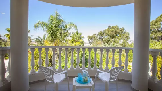 Sunset Beachfront Villa Meneou | Larnaka Bölgesi - Larnaka