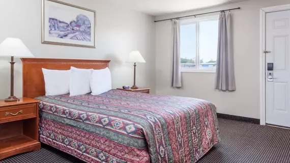 Knights Inn - Tel Star Motel | Alberta - Medicine Hat (ve civarı) - Brooks