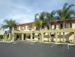 Howard Johnson Inn & Suites Reseda | Kaliforniya - Los Angeles County - Reseda