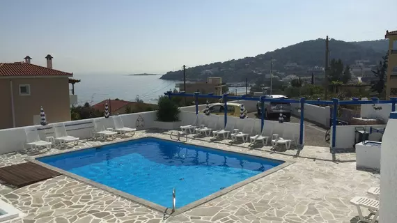 Blue Dolphin Studios and Apartment | Attica - Aegina