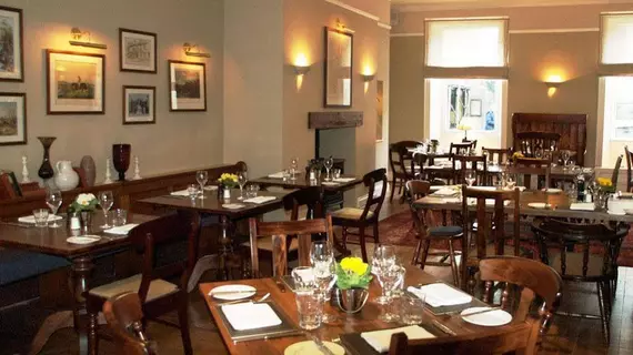 The Lion at Settle- a Thwaites Inn of Character | Kuzey Yorkshire (kontluk) - Settle - Giggleswick