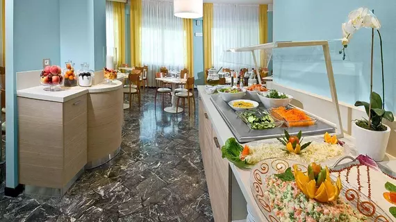 Hotel Fabrizio | Emilia-Romagna - Rimini - Marina Centro