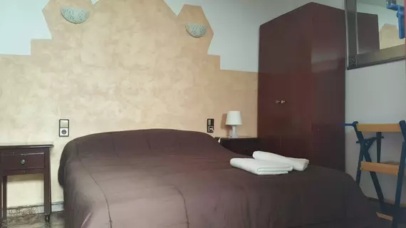 Pension Nuevo Pino | Andalucia - Seville İli - Sevilla - Encarnación-Regina