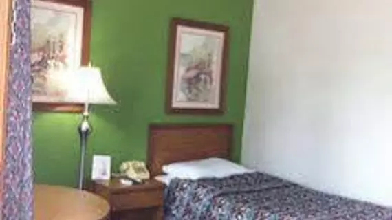 East Street Inn & Suites | Indiana - Kokomo (ve civarı) - Tipton