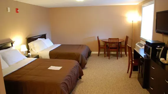 Abbot Trailside Lodging | Maine - Abbot