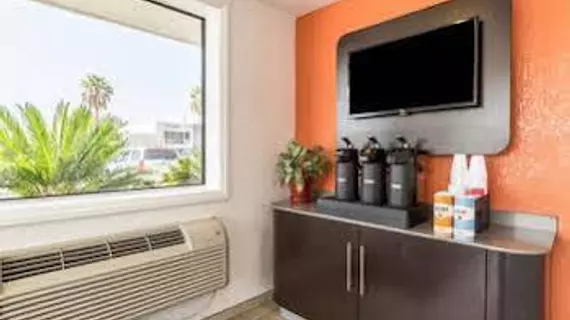 Motel 6 Anaheim - Fullerton East | Kaliforniya - Orange County - Anaheim