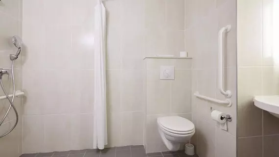 B&B Hôtel Lyon Centre Gambetta | Auvergne-Rhone-Alpes - Rhone (bölge) - Lyon (ve çevresi) - Lyon - La Guillotière