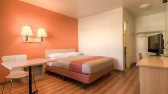 Motel 6 San Bernardino South | Kaliforniya - San Bernardino County - San Bernardino (ve civarı) - San Bernardino