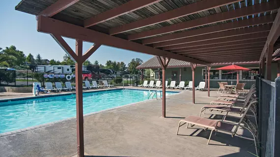 Wine Country RV Resort | Kaliforniya - San Luis Obispo (ve civarı) - Paso Robles