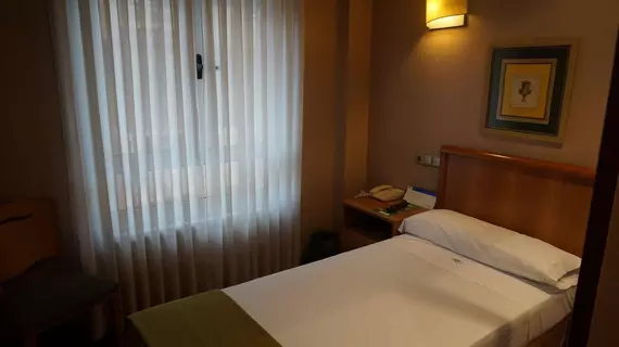 Hotel Carreño | Asturias - Oviedo (ve civarı) - Oviedo - Las Campas y San Claudio