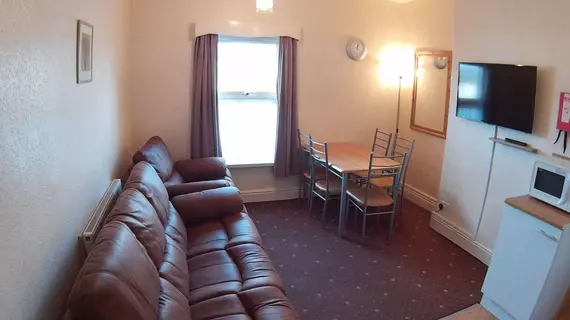 Cleveland Court Apartments | Lancashire (kontluk) - Blackpool - Güney Sahili