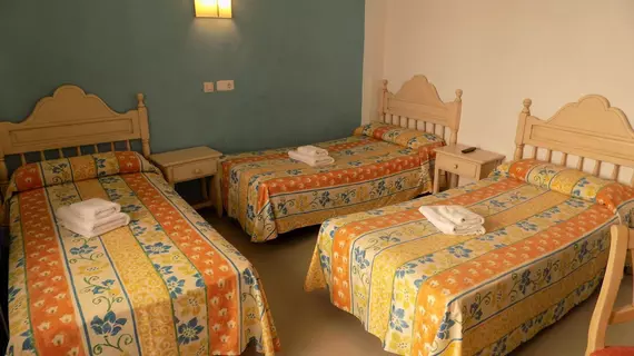 Hostal Villa Maruja | Balearic Adaları - Mayorka Adası - Palma de Mallorca - El Arenal