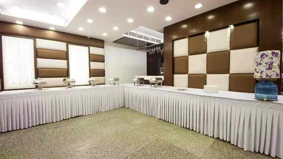 Hotel Fortuner | Batı Delhi - Ulusal Eyalet Başkenti Delhi - Delhi (ve civarı) - Yeni Delhi - Karol Bagh