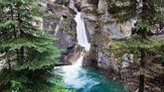 Johnston Canyon Resort | Alberta - Johnston Canyon