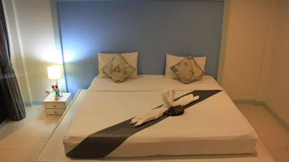 Phuket Racha Guesthouse | Phuket (ve civarı) - Karon - Kata Plajı