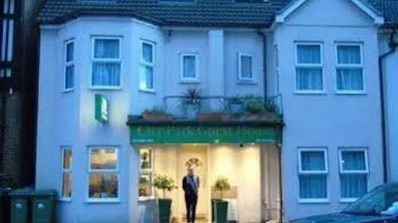 City Park Guest House | Hampshire (kontluk) - Southampton - Ocean Village - Southampton Kent Merkezi