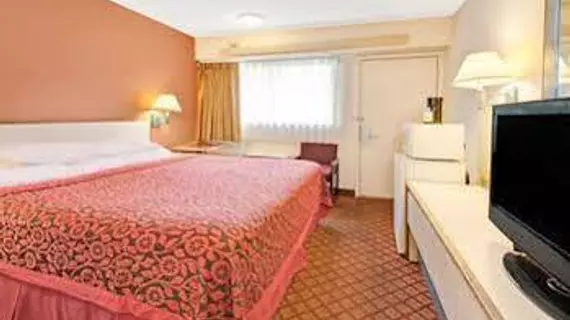 Days Inn Overland Park | Kansas - Kansas City (ve civarı) - Overland Park