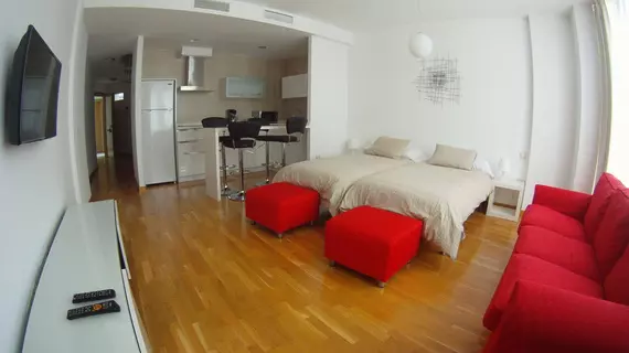 Apartamentos Debambu | Andalucia - Malaga İli - Malaga - Malaga Tarihi Merkezi - Centro