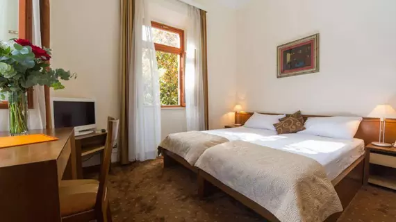 Hotel Zagreb | Dubrovnik-Neretva - Dubrovnik (ve civarı) - Dubrovnik - Lapad